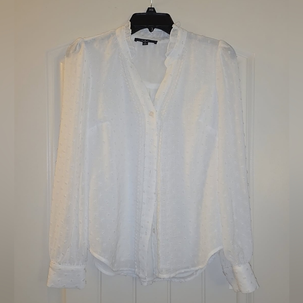 Lulu's Classic White Patterned Button-Up Blouse - Size XS - NWOT